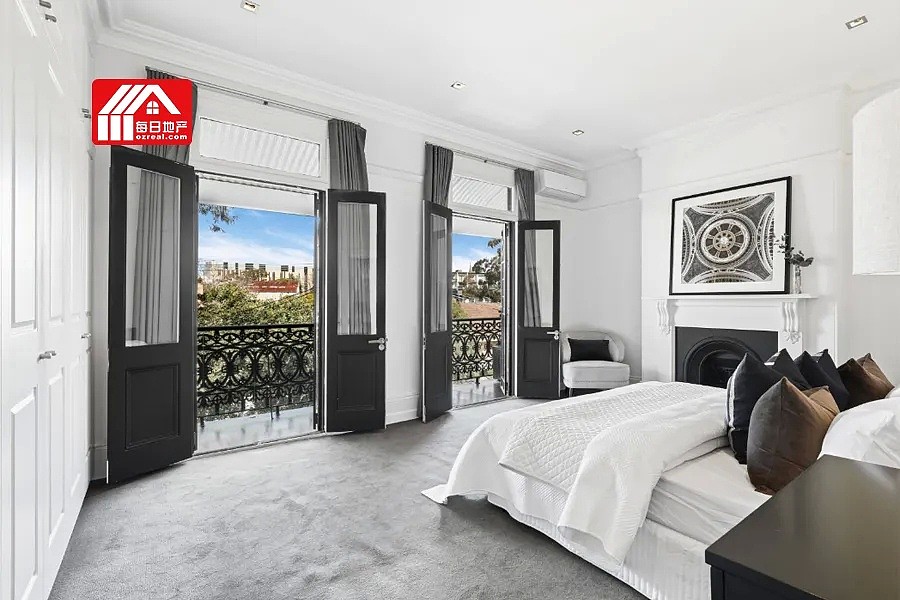 悉尼破房子拍卖场上高价售出，业主持有一年净赚28万澳元 - 6