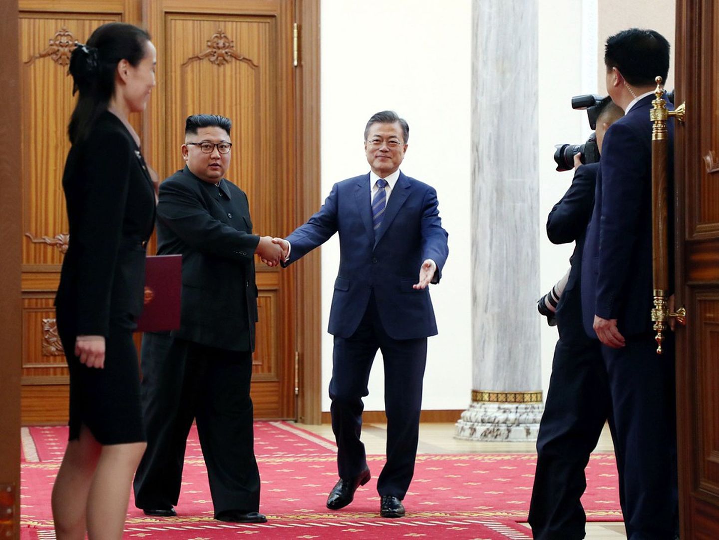 2018年9月19日上午，朝鲜最高领导人金正恩和韩国总统文在寅再次举行首脑会谈。 金与正再次亮相。 （Reuters）