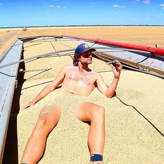 澳新刮起农民裸照风潮！农民组队拍裸照，博眼球背后，是不为人知的心酸…（组图） - 4