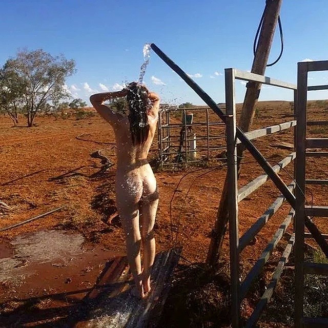澳新刮起农民裸照风潮！农民组队拍裸照，博眼球背后，是不为人知的心酸…（组图） - 9