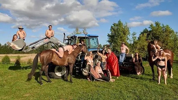 澳新刮起农民裸照风潮！农民组队拍裸照，博眼球背后，是不为人知的心酸…（组图） - 34