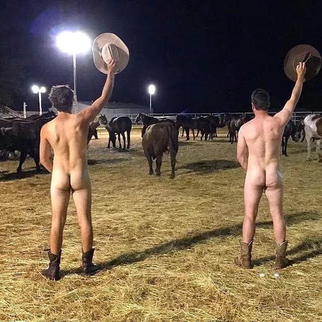 澳新刮起农民裸照风潮！农民组队拍裸照，博眼球背后，是不为人知的心酸…（组图） - 36