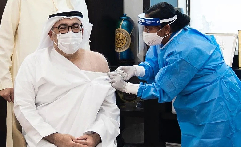 又一款疫苗正式使用，阿联酋紧急批准使用中国新冠疫苗！卫生部长现场接种（组图） - 4