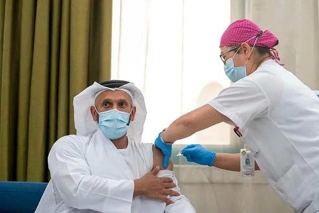 又一款疫苗正式使用，阿联酋紧急批准使用中国新冠疫苗！卫生部长现场接种（组图） - 3