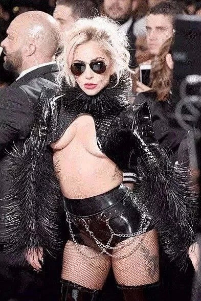 Lady Gaga自曝：过去每天都想自杀！“我最大的敌人就是‘Lady Gaga’”（组图） - 22