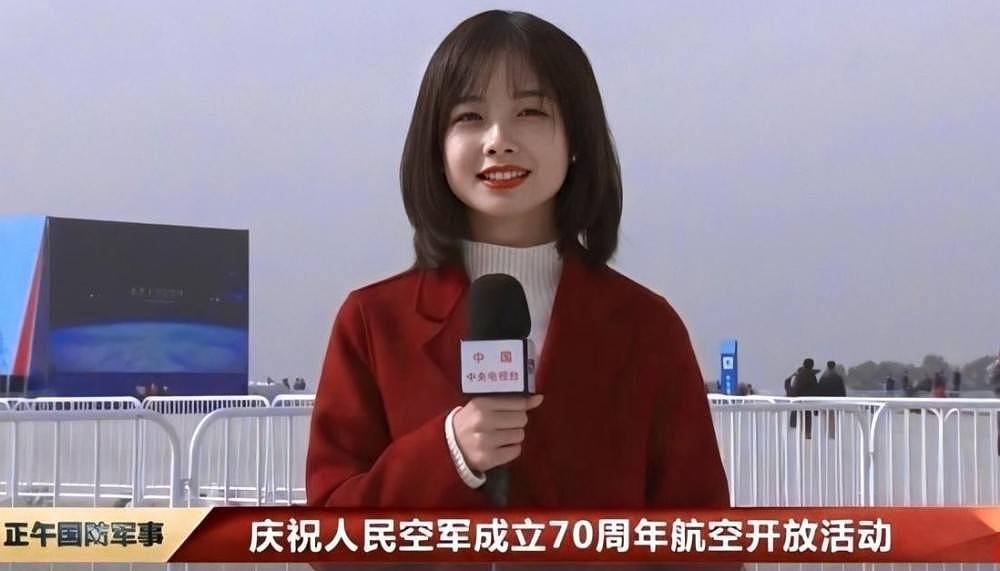 52岁周涛活出25岁模样！曾连续16次主持央视春晚，二婚嫁富商比董卿还幸福（组图） - 1