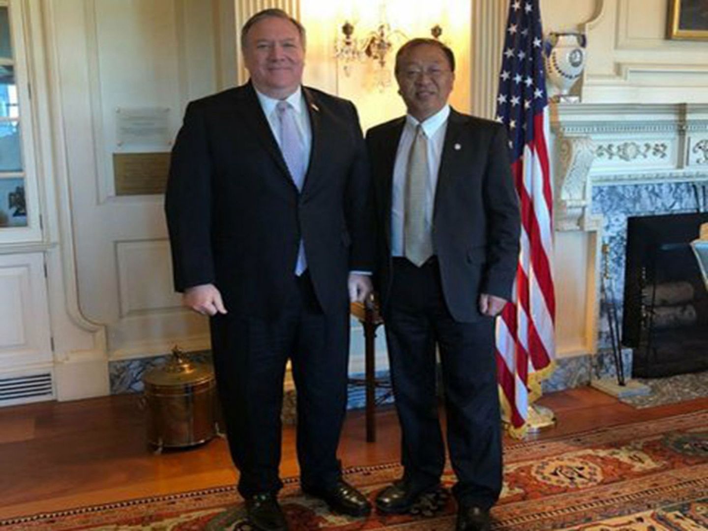 余茂春被认为是美国国务卿蓬佩奥对华外交的重要智囊。（微博@我在好好当码农）