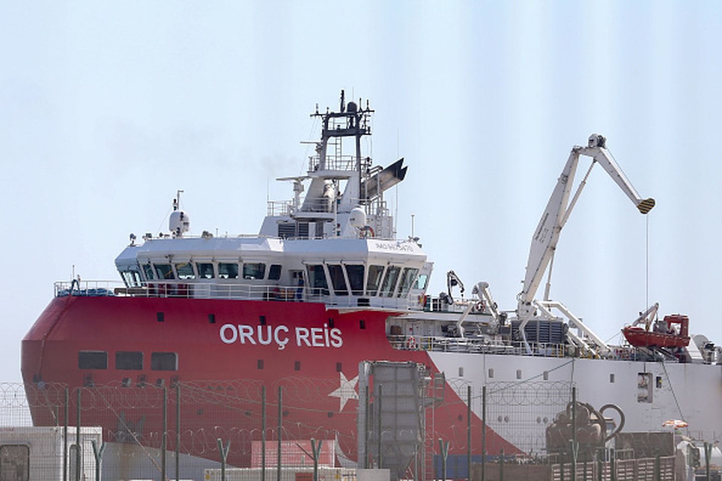 2020年9月18日，土耳其勘探船“斋戒首长”号（Oruc Reis）从土希争议水域返回就近的安塔利亚港休整。 （Getty Images）