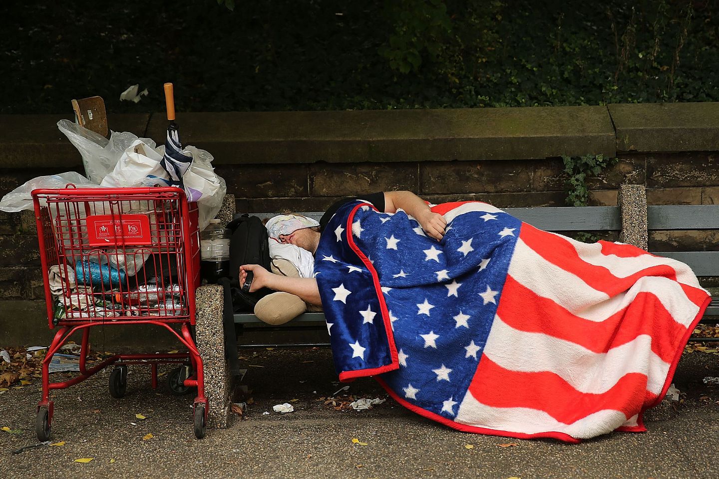 在国家经济良好发展的同时，部份人并未分得一杯羹，美国无家者数目持续增加。（Getty Images）