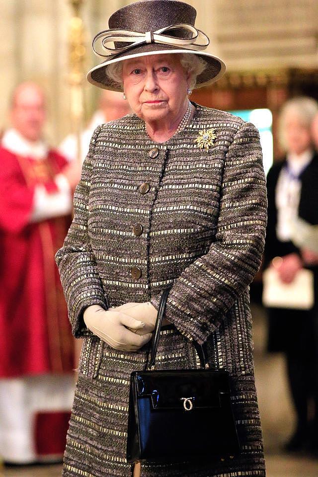 英女王拒绝给自己加薪！为节约成本，更多王室活动将通过线上完成（组图） - 1