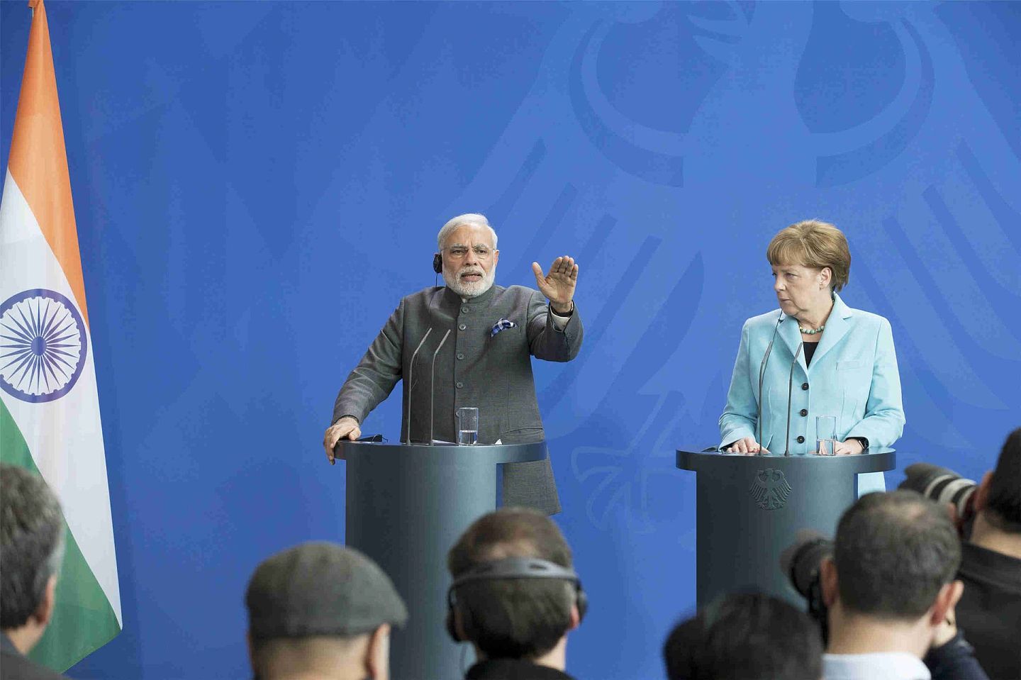 印度与德国等国家在全球格局中地位的提升也必然促使它们谋求更多的国际角色。图为2015年4月14日，莫迪到访柏林与德国总理默克尔召开新闻发布会。 （Reuters）