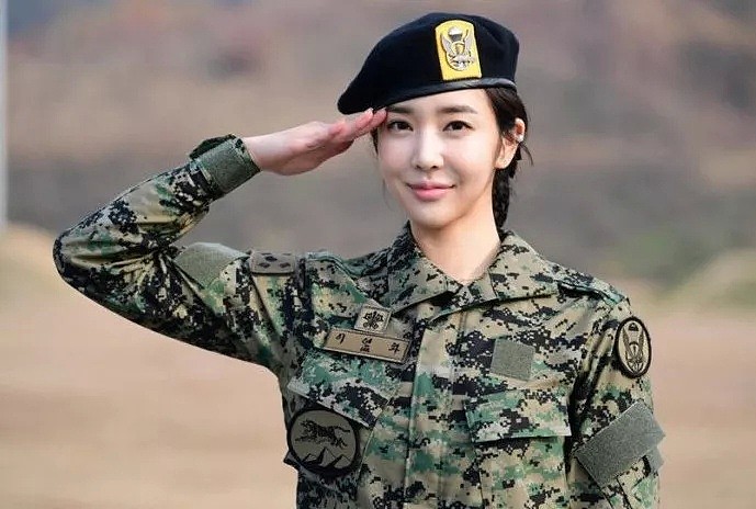 【美女】被誉为“韩国最美健身女神”，当她一出现，整个军营都沸腾了...（组图） - 6