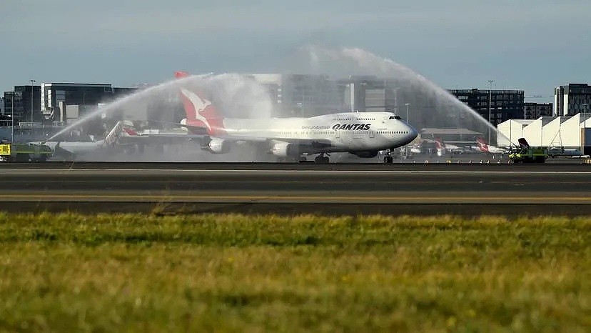 Qantas自救，上次卖睡衣，这次压箱底的货都开售了！ - 2