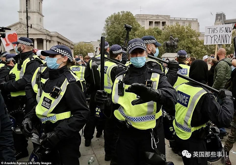 英国一边每天新确诊6000人，另一边15000人不戴口罩搞集会.. 这？（组图） - 10