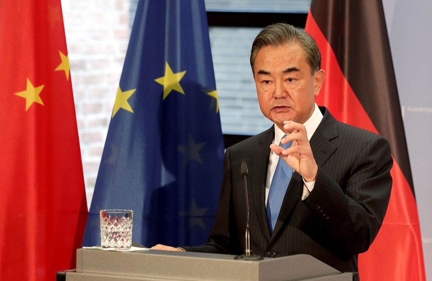 根据日韩媒体报道，中国外交部长王毅将于10月期间访问日本和韩国。 （Reuters）