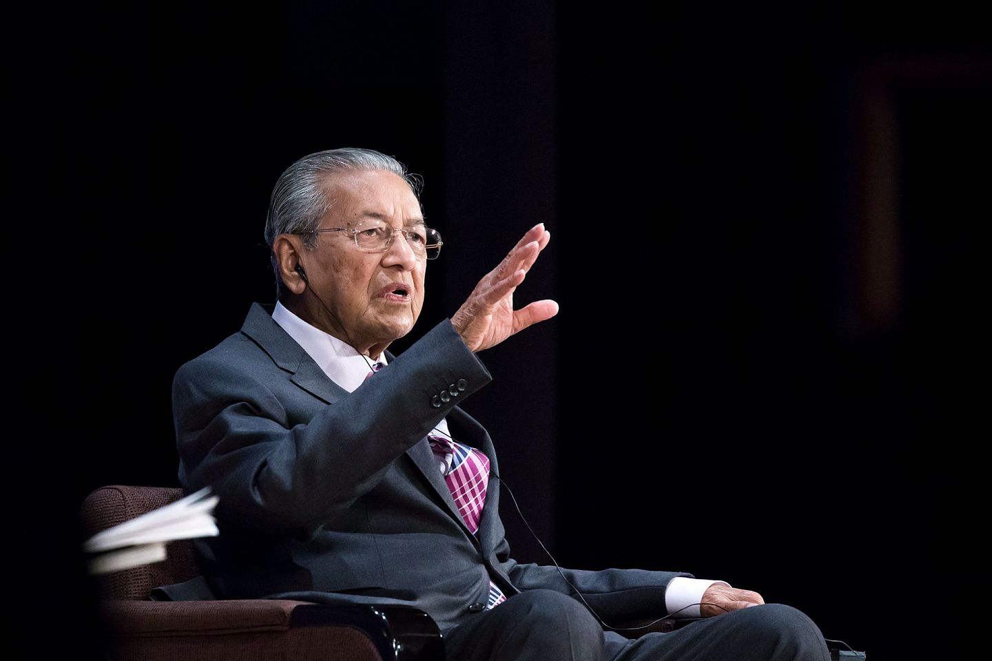 马来西亚总理马哈蒂尔5月30日在东京都内举行的第25届国际交流会议“亚洲的未来”上发表演讲。马哈蒂尔在演讲中提及华为时表示：“远远超过马来西亚的技术水平，希望尽可能地使用（华为的）技术”。（AP）