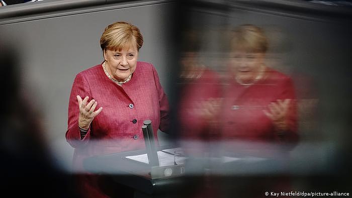 Deutschland Bundestag Bundeshaushalt Angela Merkel (Kay Nietfeld/dpa/picture-alliance)