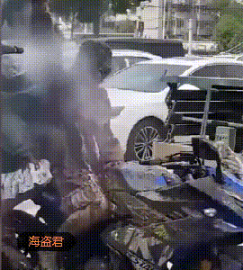 欲哭无泪！中国2名女生打扮美美的骑车出门玩耍，结果遭遇化粪池爆炸（组图） - 10