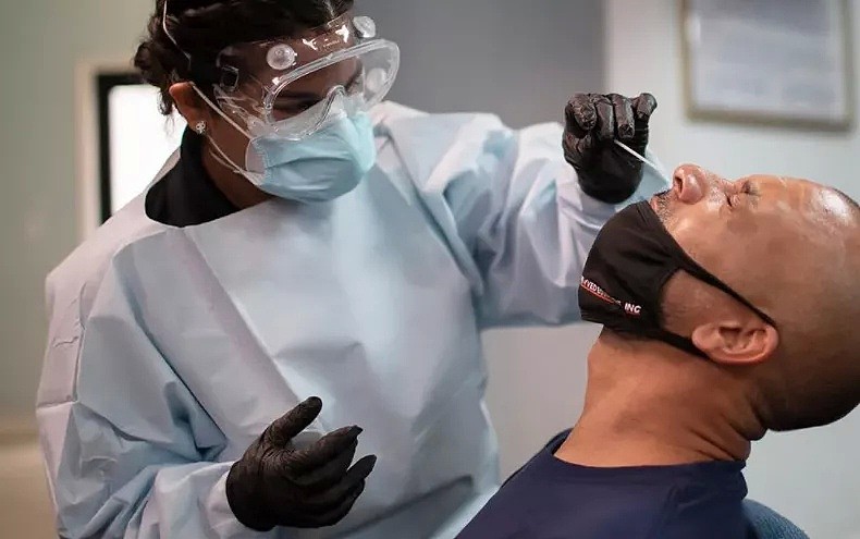 恐怖！40岁女子做新冠核酸检测，一捅鼻子脑液当场流不停（组图） - 11
