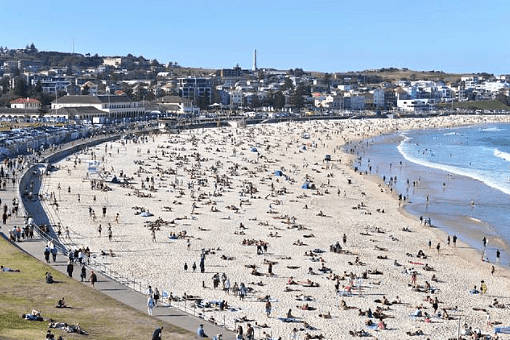 气温持续上涨，悉尼海滩涌入上千人！市议会警告：或再次关闭海滩（组图） - 3
