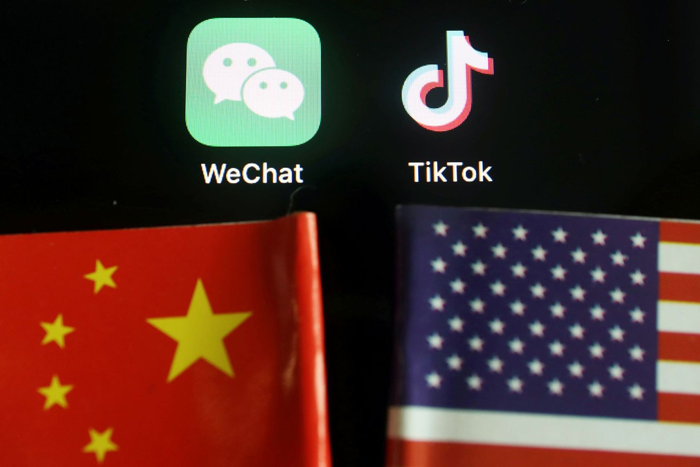 微信和TikTok都是美国想要封禁的对象。（Reuters）