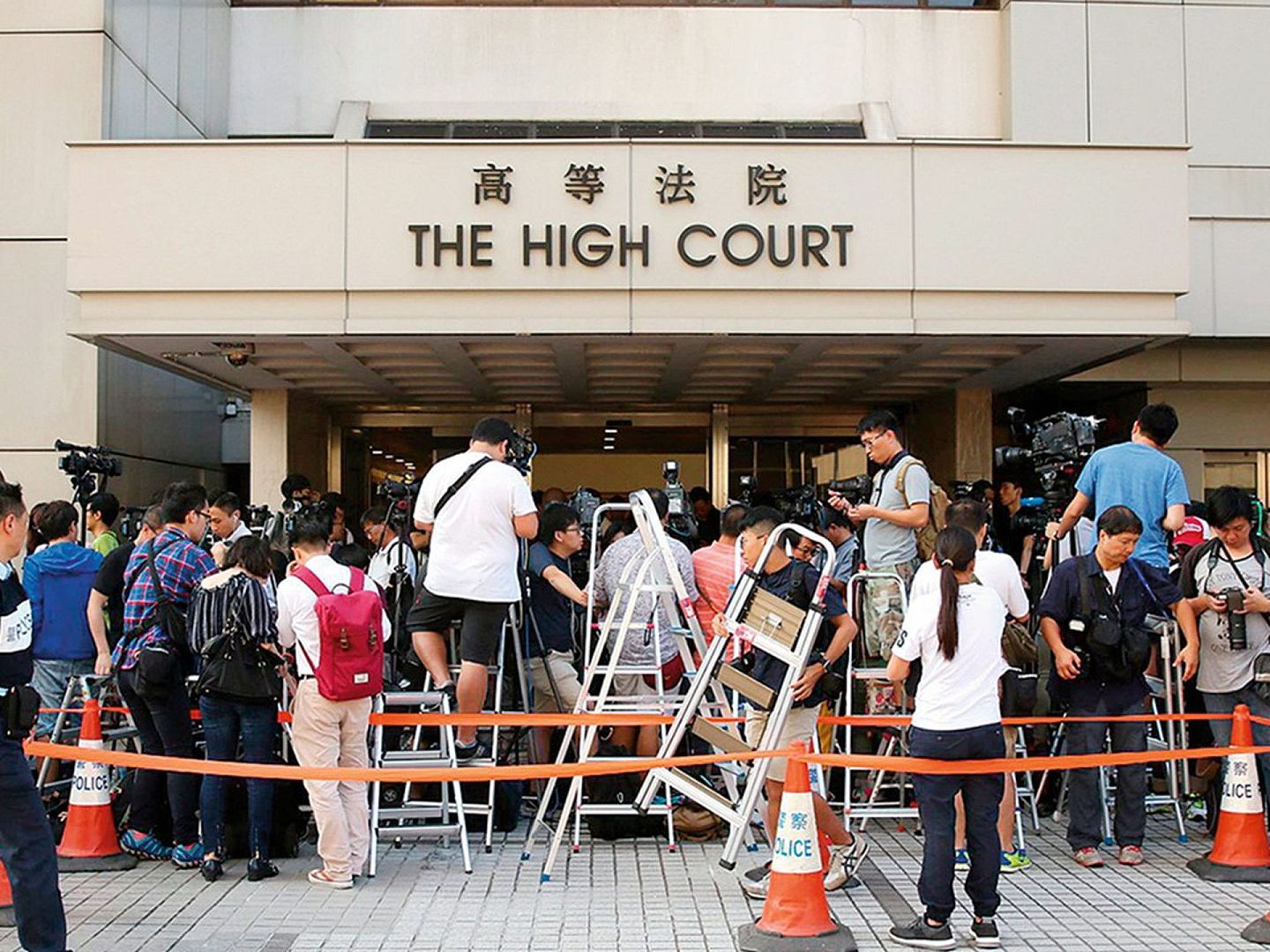 最近，香港三权分立之争吵得沸沸扬扬。 图为香港司法权重要构成的香港高等法院。 （新华社）