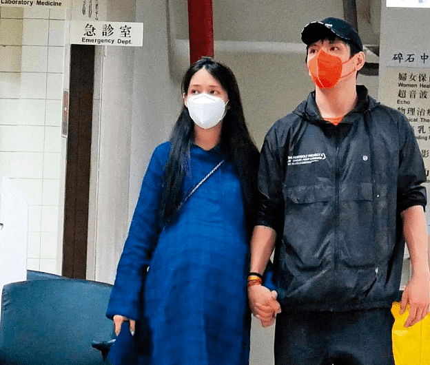 台媒72小时直击郭碧婷产女：小两口三天没换衣服，向太夫妇全程陪产（组图） - 3