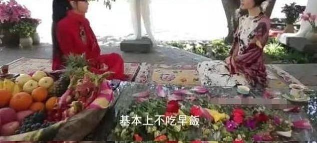 61岁杨丽萍近照曝光，手指甲护理一年高达18万（组图） - 5
