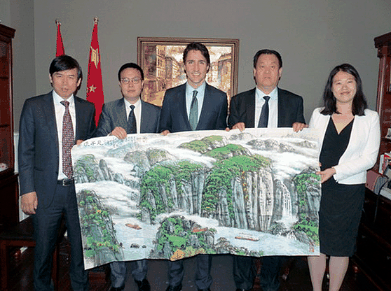 闹大了！加拿大华人豪宅赌场案主人牵扯到总理杜鲁多（组图） - 2