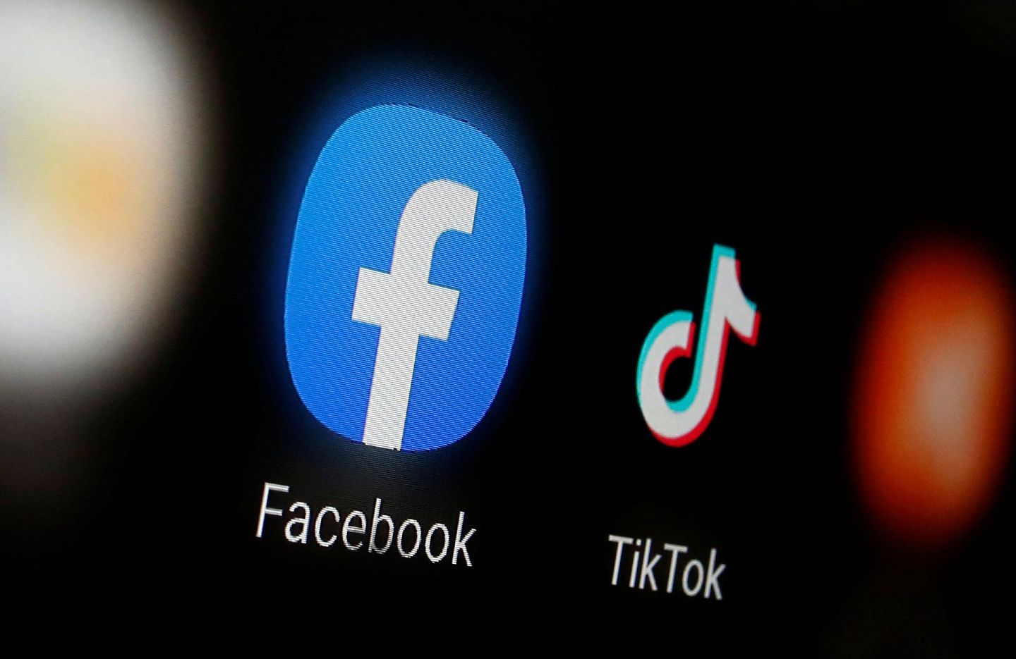 TikTok以现象级的存在挑战了脸书等社交媒体的生存。 （Reuters）
