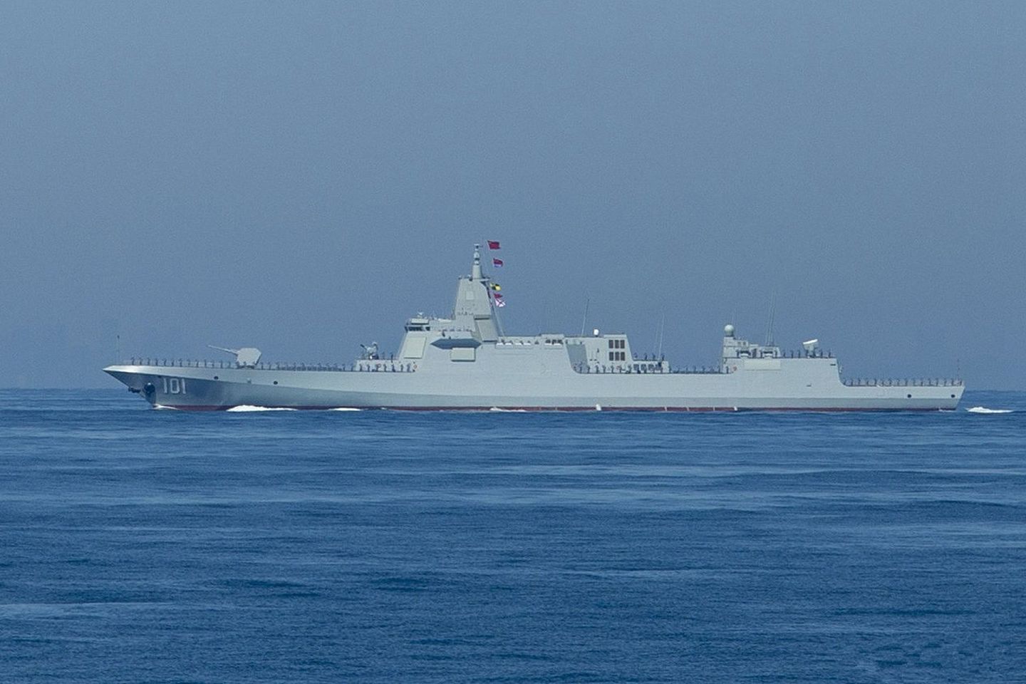 055型驱逐舰对中国海军来说意义重大。（微博@北海舰队）