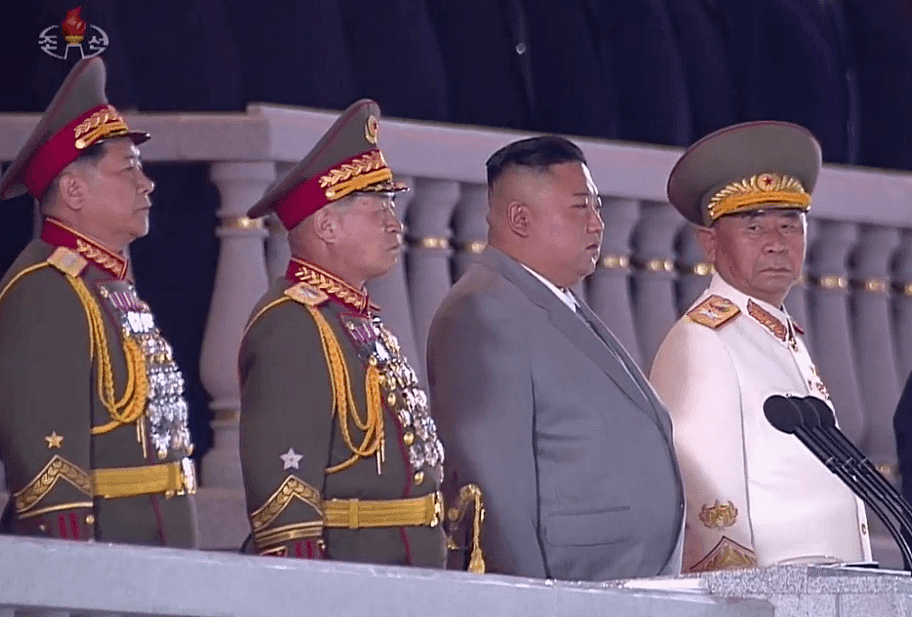 朝鲜竟然选在深更半夜阅兵，这4个方面“让外界惊讶”（视频/组图） - 1