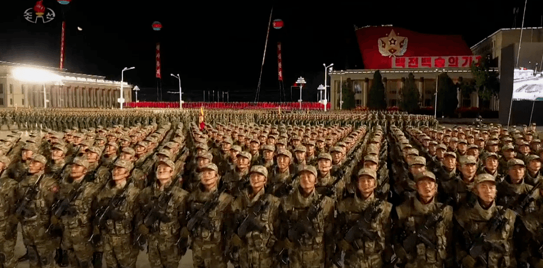 朝鲜竟然选在深更半夜阅兵，这4个方面“让外界惊讶”（视频/组图） - 3