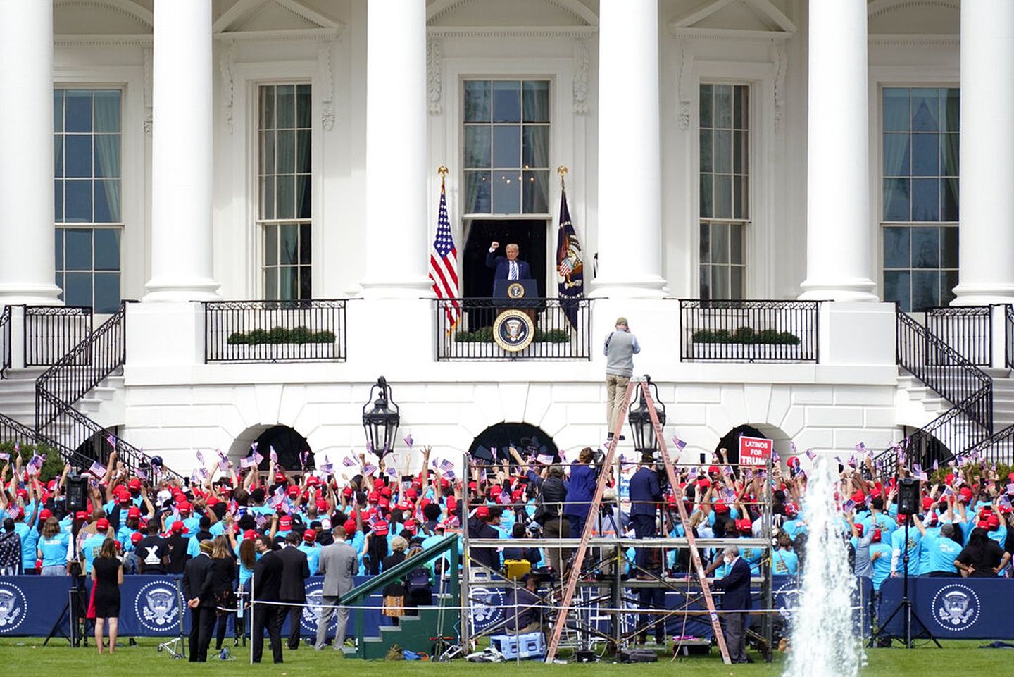 活动现场人数并不是很多，少于白宫的预期。（AP）