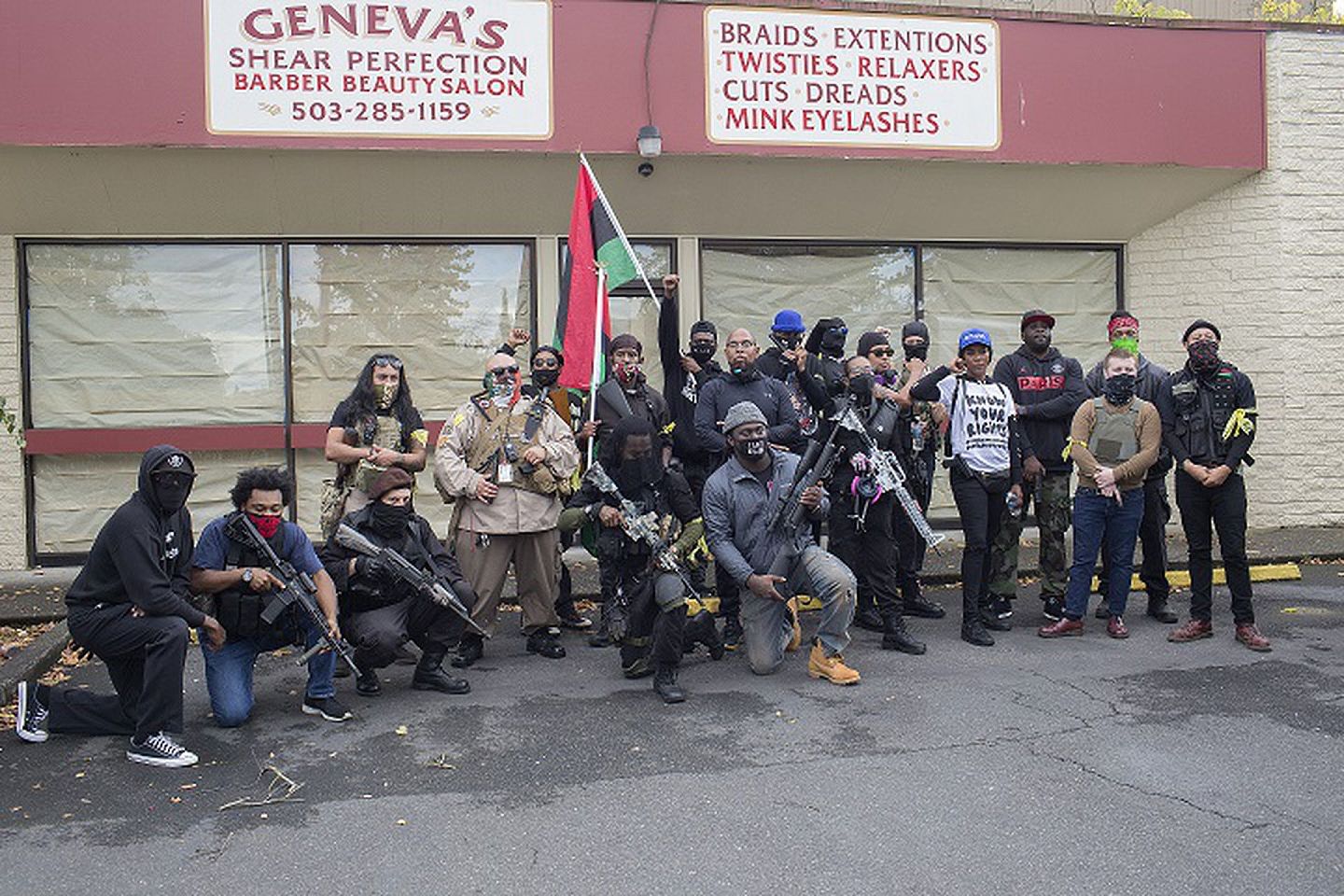 各地不少黑人枪械组织在今年的“黑人的命也是命”运动中出现。（Getty Images）