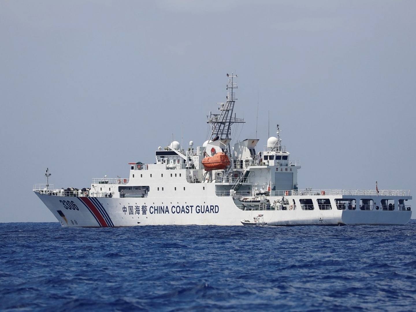 中国随后在政治、外交等多方面强硬回击，并开始派出海警船前往钓鱼岛巡航。 （Reuters）