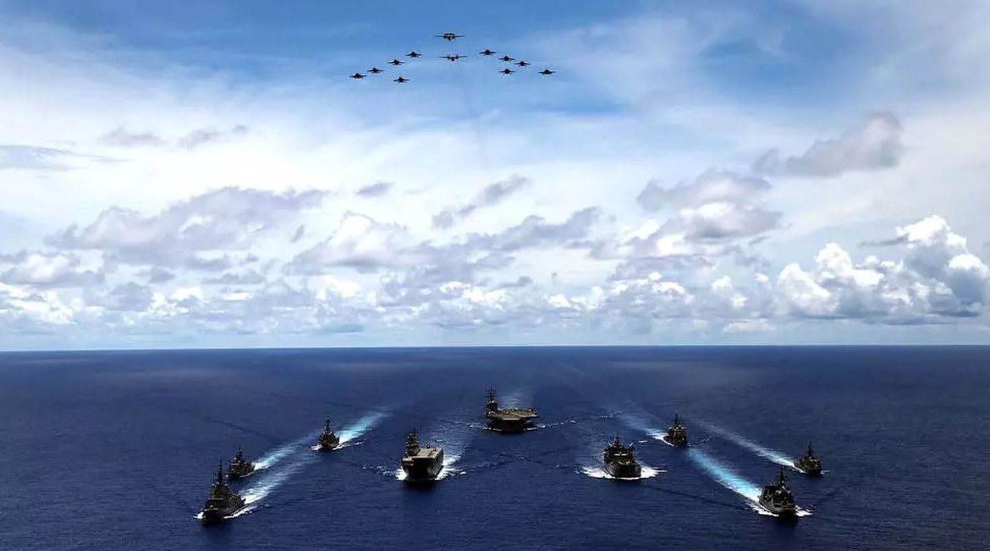 2020年7月19日至23日，美日澳三国海军在从南海至美属关岛附近海域，进行了三国联合演练。（日本海上自卫队）