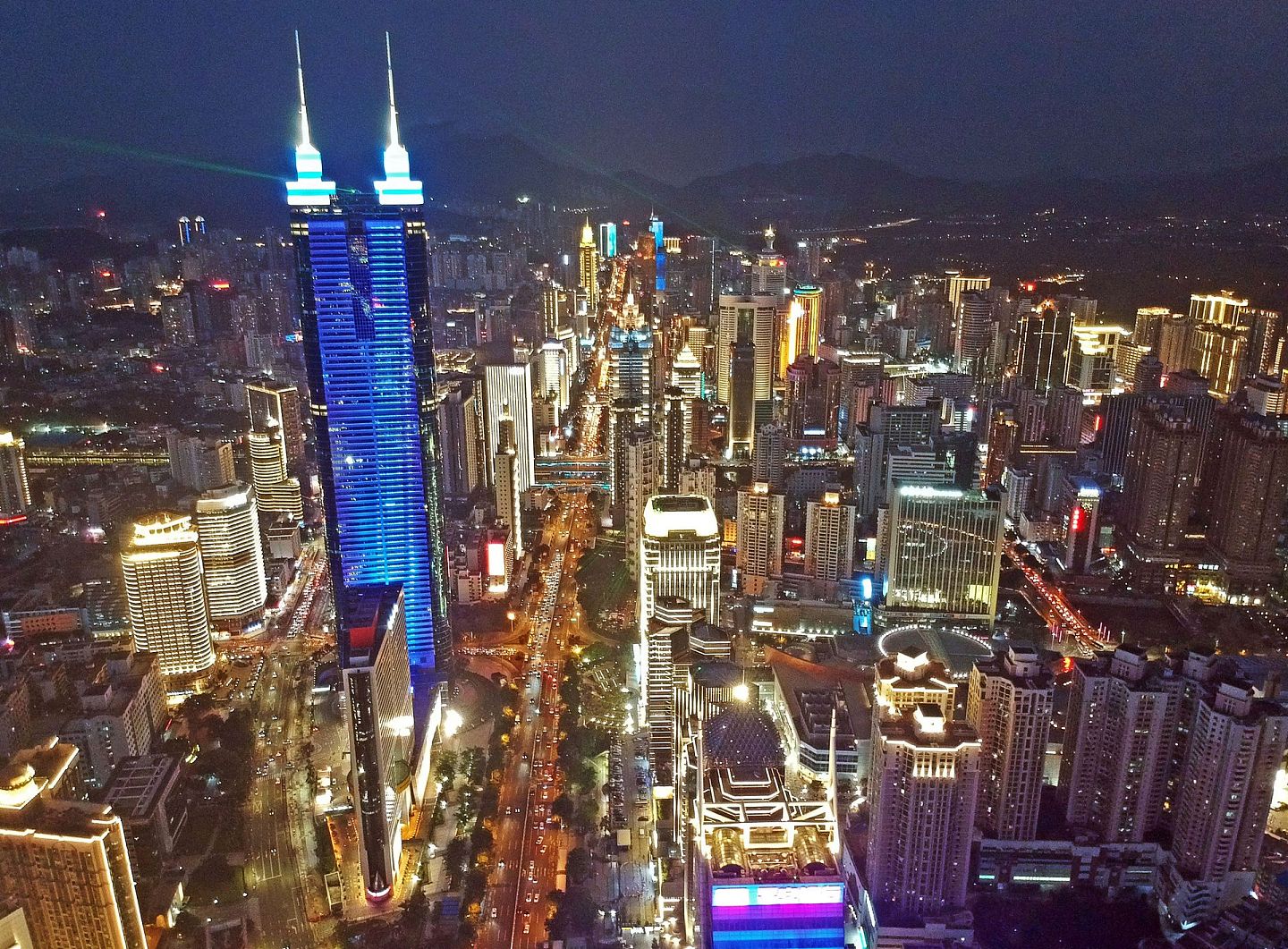 从1980年至2020年，深圳从一个边陲小镇发展成为经济总量位居亚洲第五的大城市。（视觉中国）