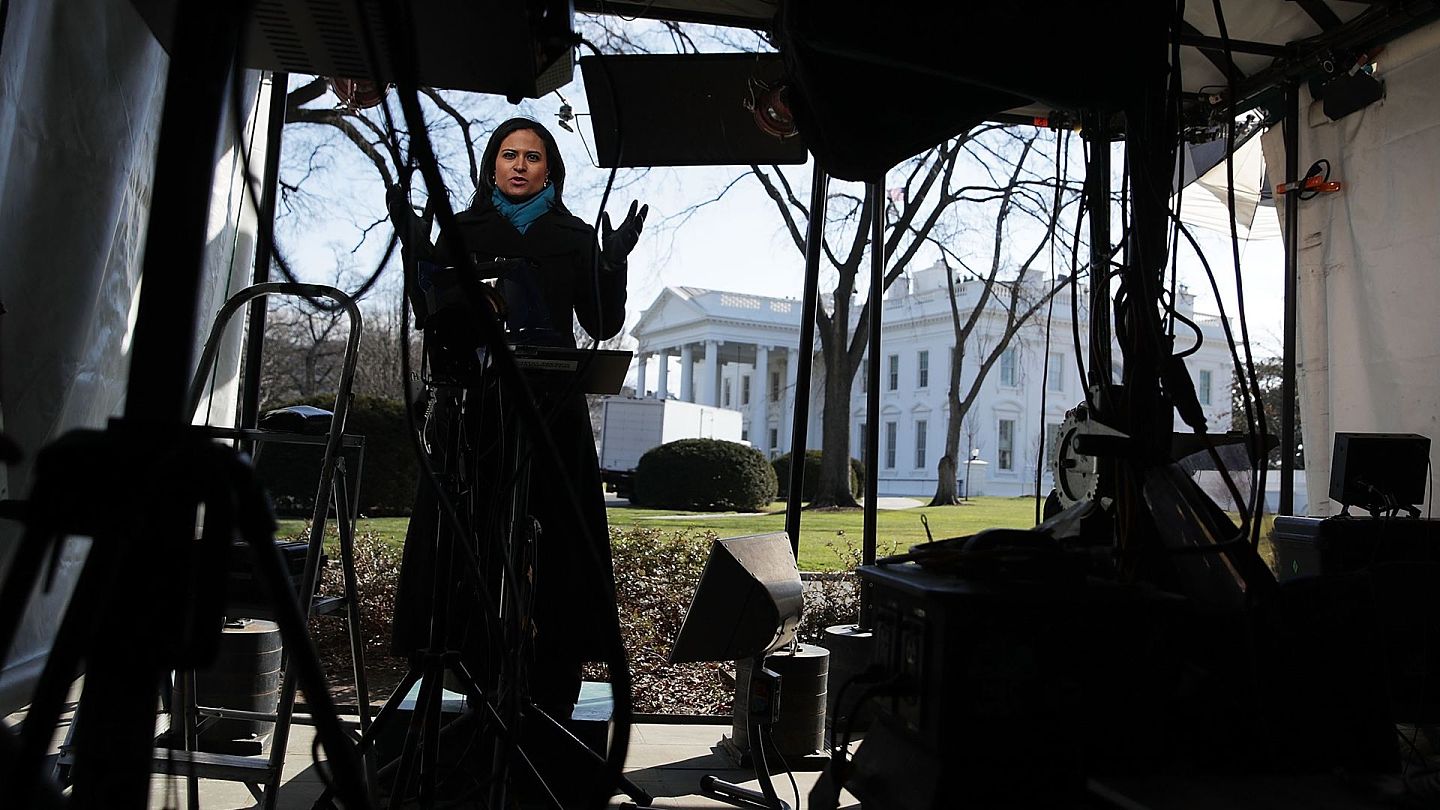 美国大选：图为2017年1月31日，全国广播公司白宫记者韦尔克在白宫工作。（Getty）