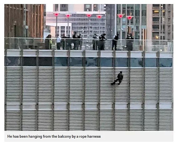 疯狂！亚裔男吊在特朗普大厦16楼外13小时，以死相逼要和特朗普对话，结果...（视频/组图） - 8