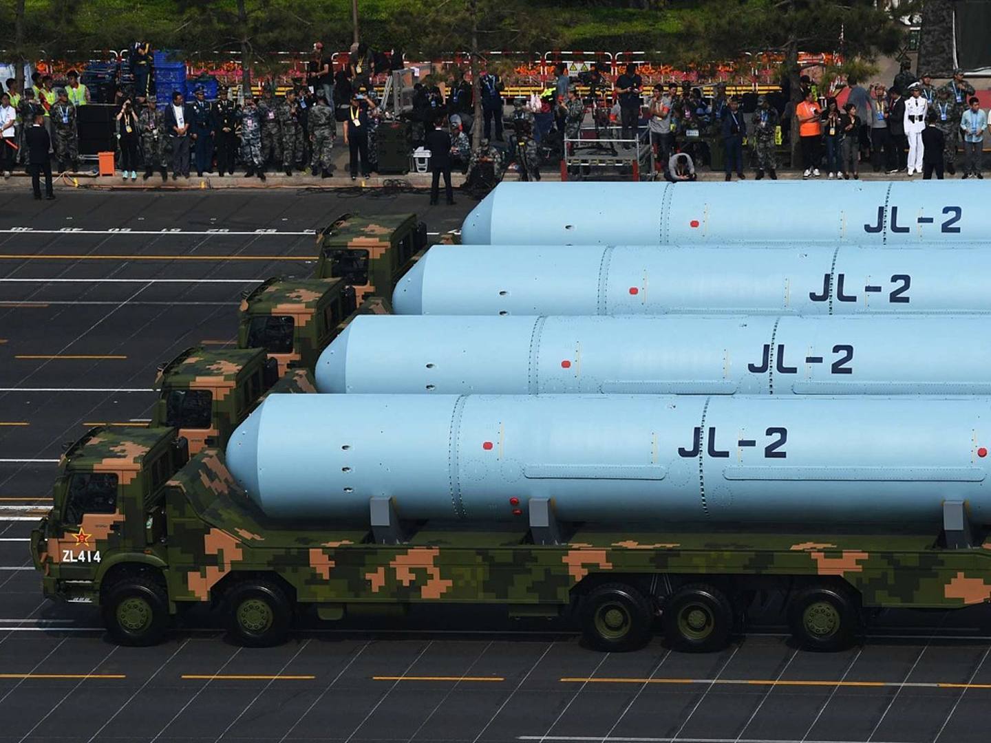 巨浪-2核导弹与094型战略核潜艇构成中国第二代海基核威慑力量。 （新华社）