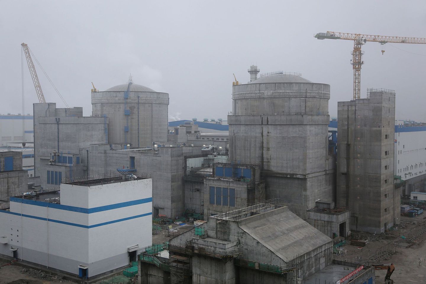 田湾核电站是中国和俄罗斯技术合作项目，地点在江苏省连云港市连云区田湾，是中俄核能合作的标志性工程。 （新华社）