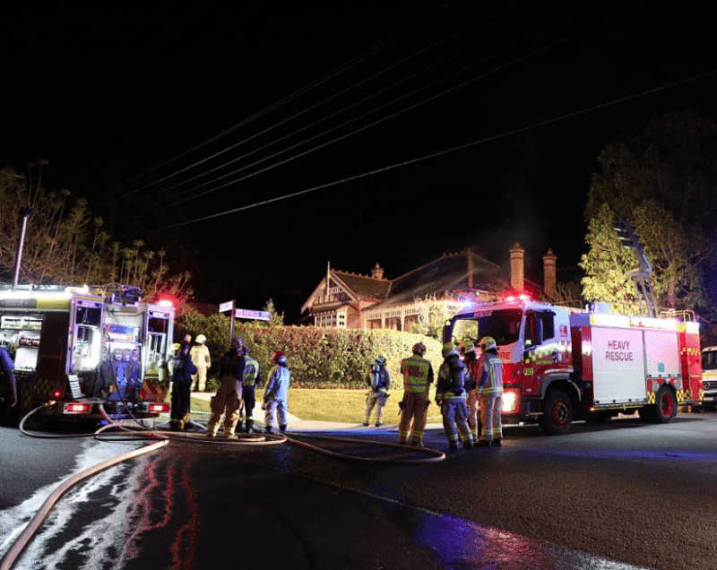悉尼华人区民宅失火！火势猛烈，消防员立即出动救火（视频/组图） - 2