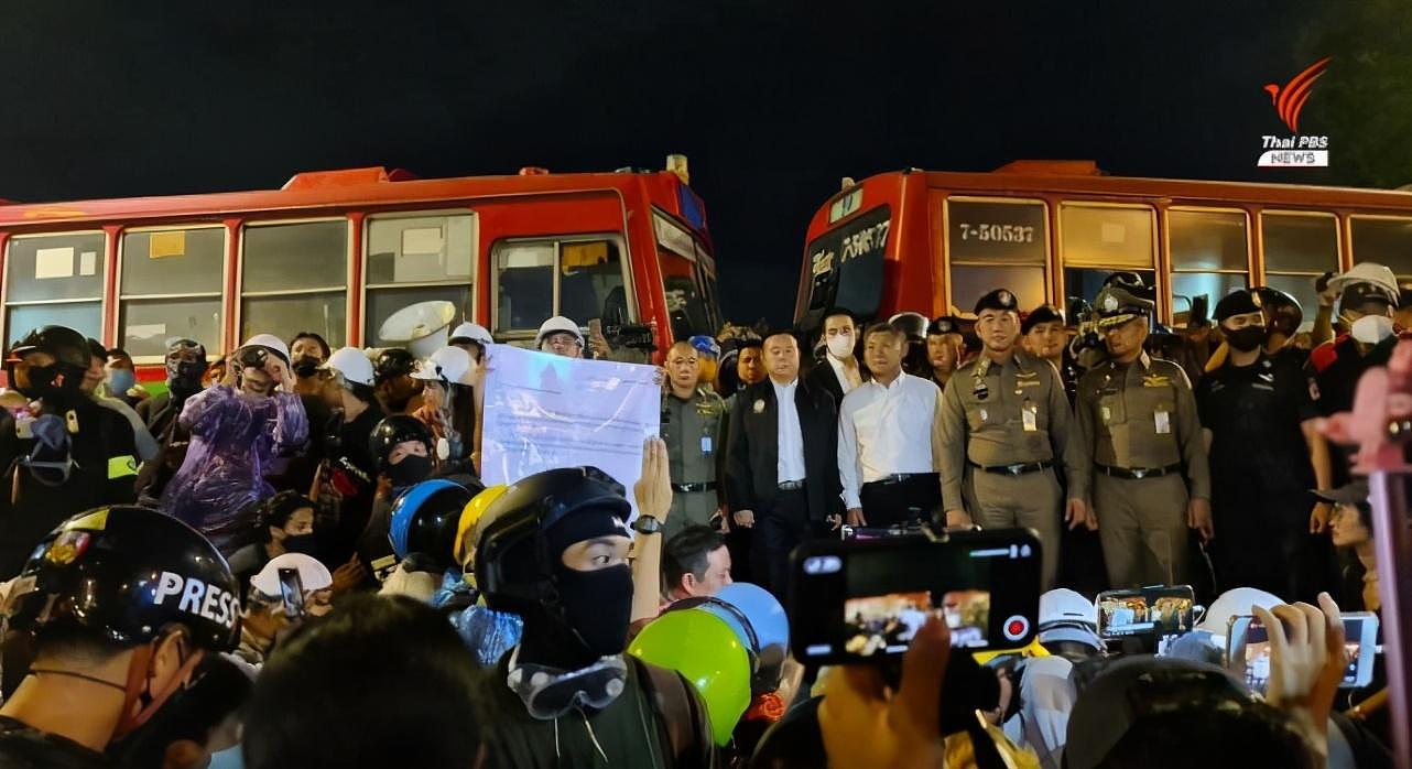 泰国抗议升级！示威者成功递交辞职信，限总理巴育三天内签字下台