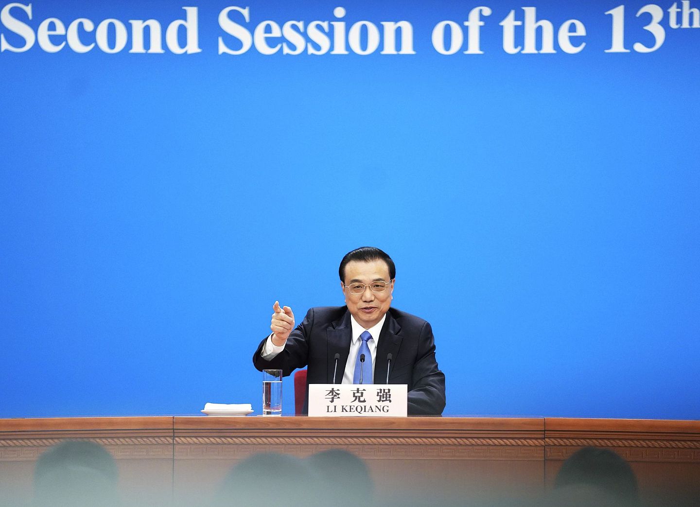 2019年3月15日，中国国务院总理李克强在北京人民大会堂会见采访十三届全国人大二次会议的中外记者并答记者问。 （新华社）