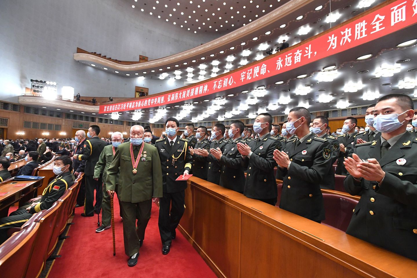 2020年10月23日，中国人民志愿军参加朝鲜战争70周年纪念活动在北京人民大会堂举行，中共最高领导人习近平在大会上发表明显针对美国的强硬讲话。（新华社）