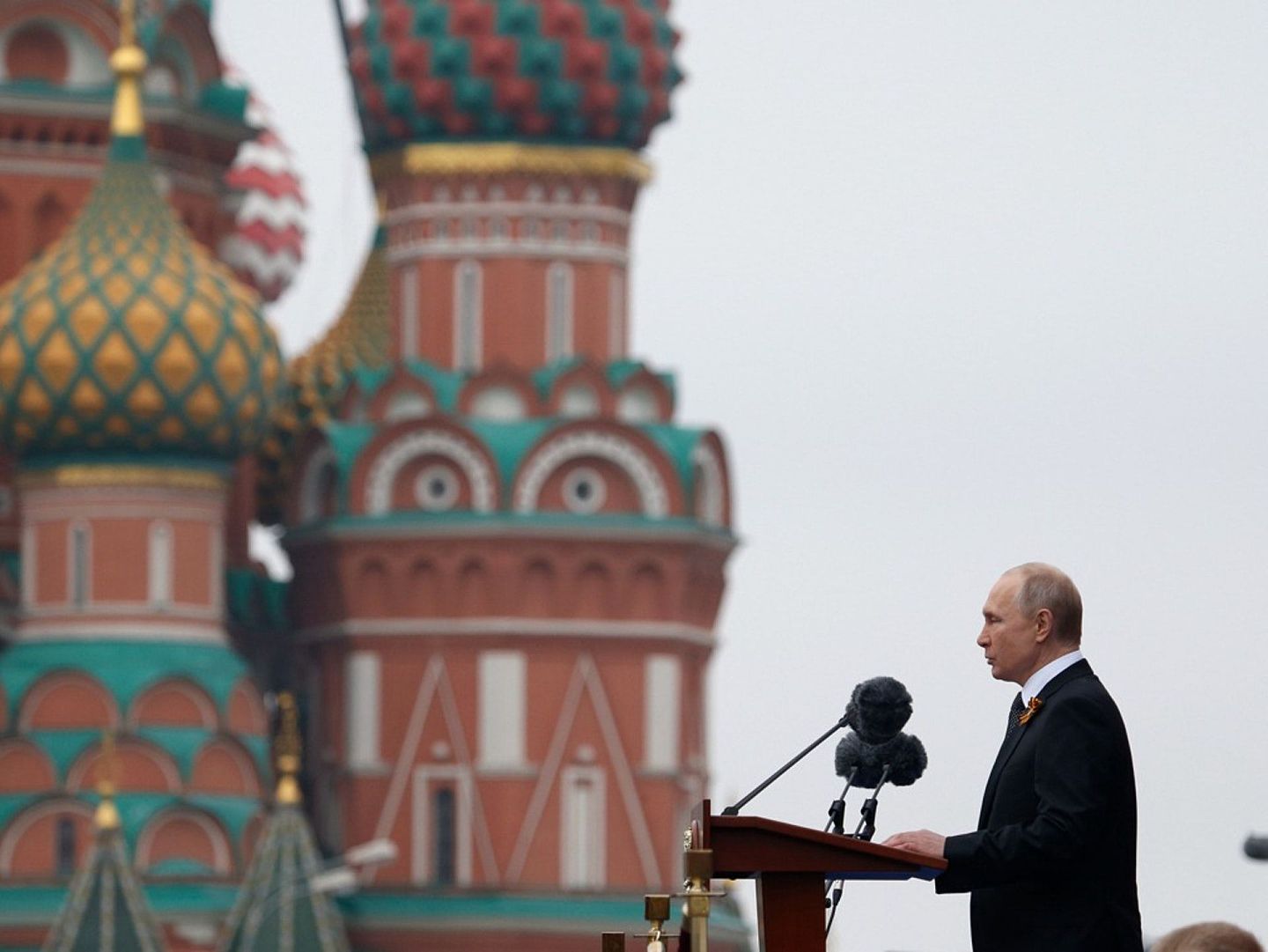 俄罗斯无批准《禁止核武条约》。图为2019年俄罗斯总统普京出席红场阅兵仪式。（AP）