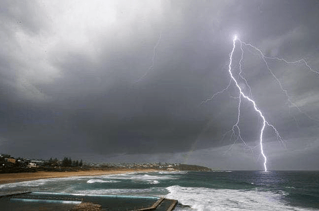 注意！澳洲发布紧急警告，数万用户大面积停电，拉尼娜正式登陆，未来全澳将面临最糟糕的天气... - 44