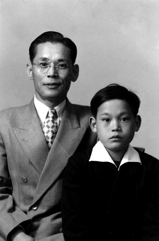  ·李健熙（右）和父亲李秉喆。