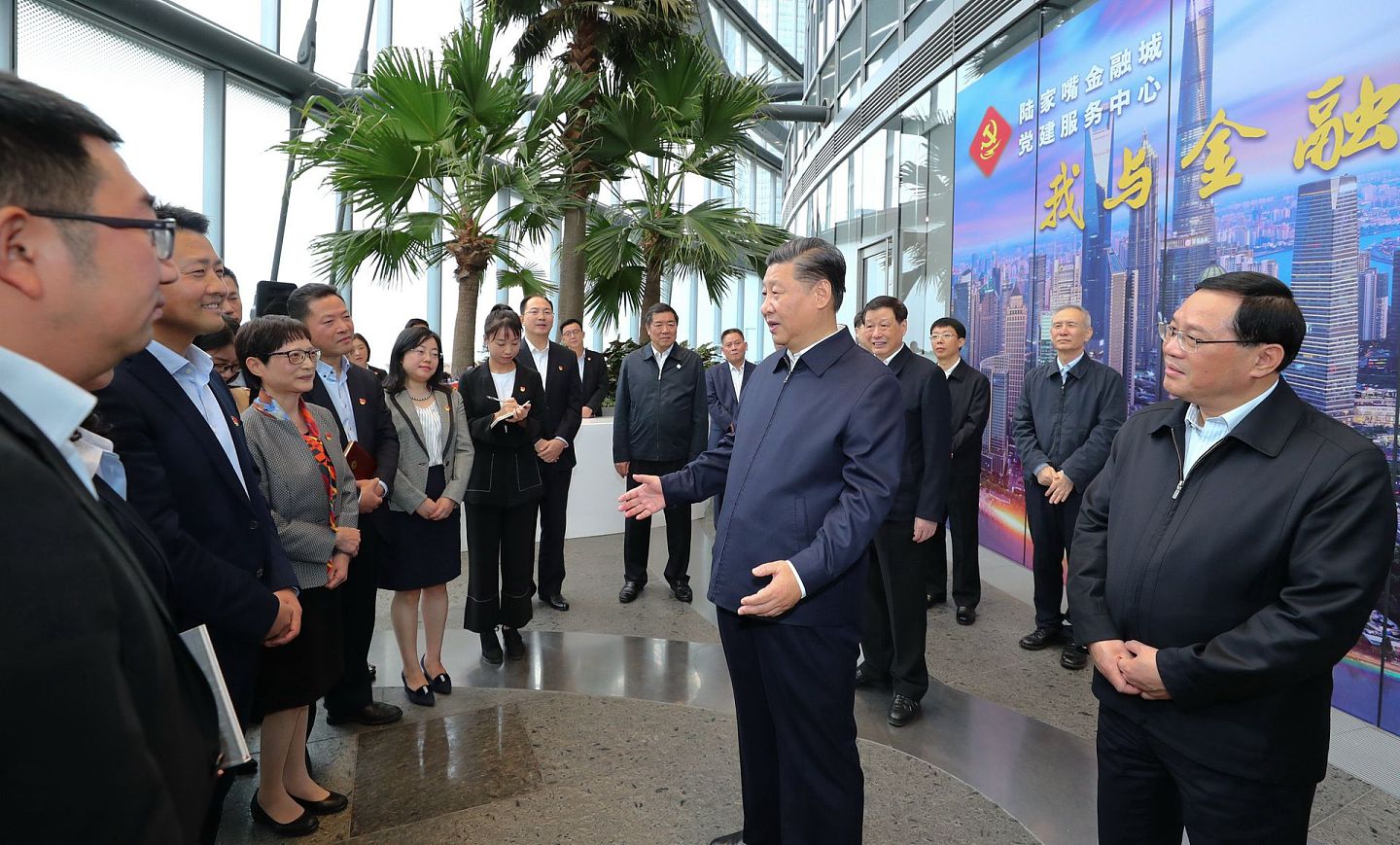 2018年11月6日，中国国家主席习近平在上海考察。（新华社）